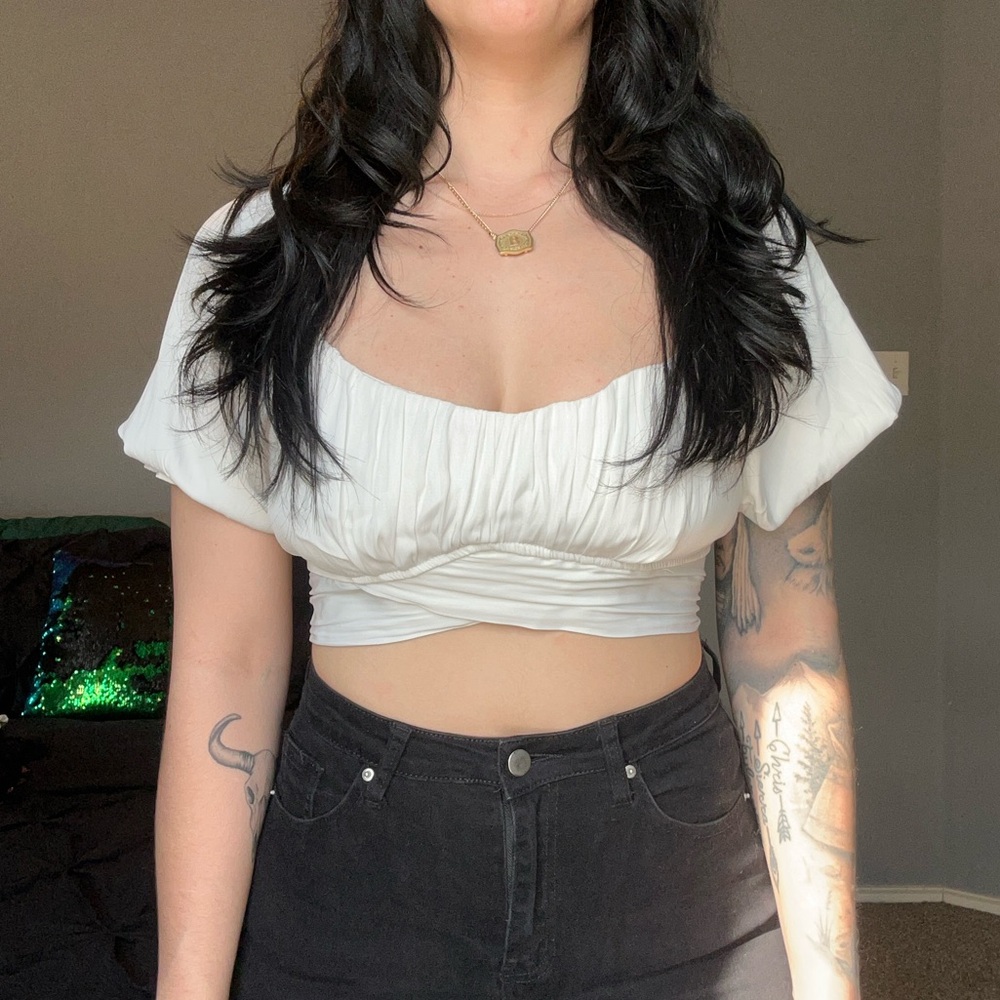 Women’s White Ruched Crop Top